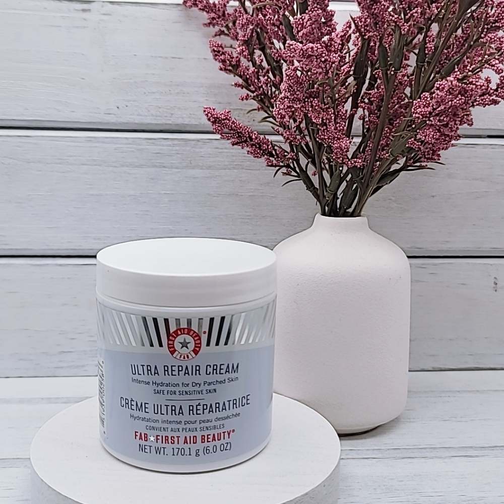 First Aid Beauty Ultra Repair Cream Intense Hydration